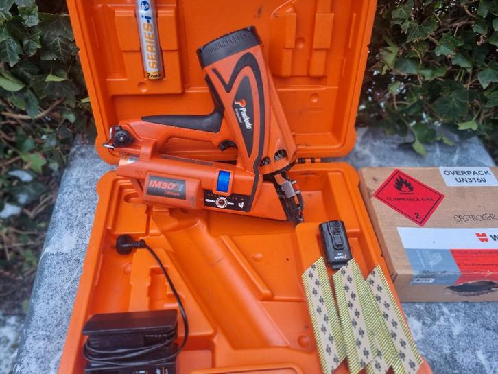 PASLODE IM90ci Constructietacker, Doe-het-zelf en Verbouw, Gereedschap | Handgereedschap, Zo goed als nieuw, Ophalen of Verzenden
