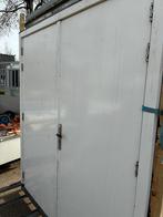 Kozijn met dubbele garage deuren, Garagedeur, Ophalen of Verzenden, Zo goed als nieuw, Hout