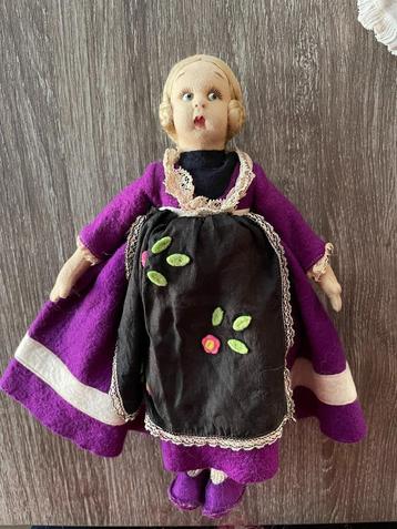 Lenci souvernier popje uit ‘Italië, 25cm vilt. beschikbaar voor biedingen