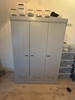 Woood connect 3 deurs kledingkast betongrijs, Huis en Inrichting, Ophalen, 100 tot 150 cm, Zo goed als nieuw, Met hangruimte