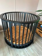 Zwarte ronde Europe baby box, incl. boxmatras en boxkleed, Ophalen, Zo goed als nieuw, Rond, Boxkleed