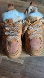 Ugg Lowmel maat 37, Ophalen of Verzenden, Zo goed als nieuw, Zwart, Sneakers of Gympen