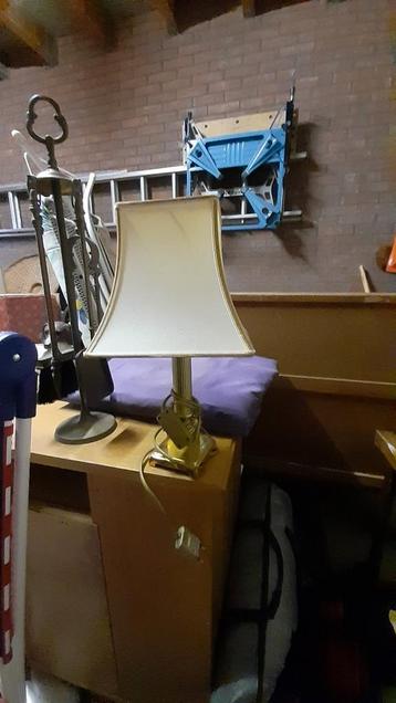 schemerlamp met bronzen voet beschikbaar voor biedingen