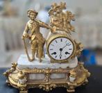 Pendule met albast, heeft liefde nodig, Antiek en Kunst, Antiek | Klokken, Ophalen of Verzenden