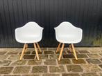 2 replica Eames kuipstoelen kinderstoelen kinderstoel stoel, Ophalen, Zo goed als nieuw, Kunststof