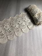 Broderie - 27.5 cm breed x 170 cm lengte- gebroken wit, Hobby en Vrije tijd, Naaien en Fournituren, Ophalen of Verzenden, Gebruikt