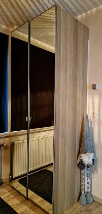 Wardrobe beschikbaar voor biedingen