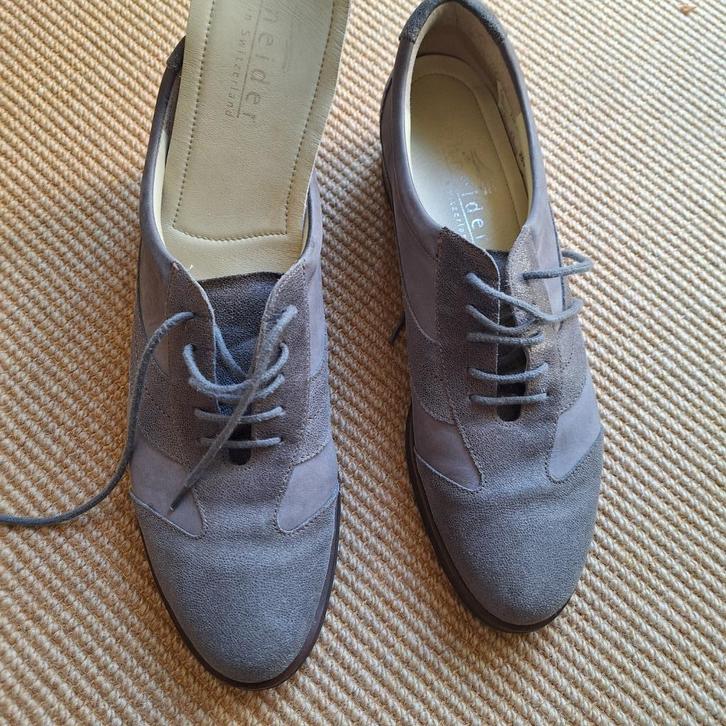 Veterschoen Schneider grijs maat 38,5, Kleding | Dames, Schoenen, Zo goed als nieuw, Instappers, Grijs, Ophalen of Verzenden