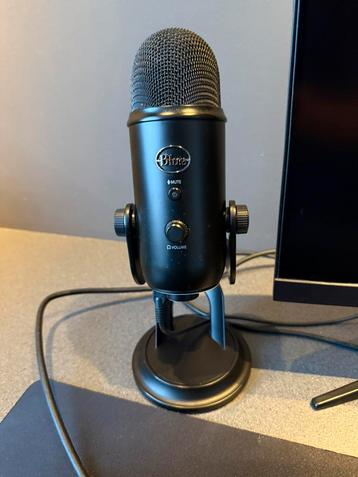 blue yeti microfoon beschikbaar voor biedingen