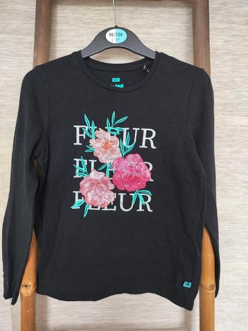 WE top maat 122-128 beschikbaar voor biedingen