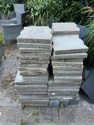 Gratis - 30x30 Visbektegels en 60x40 tegels. beschikbaar voor biedingen