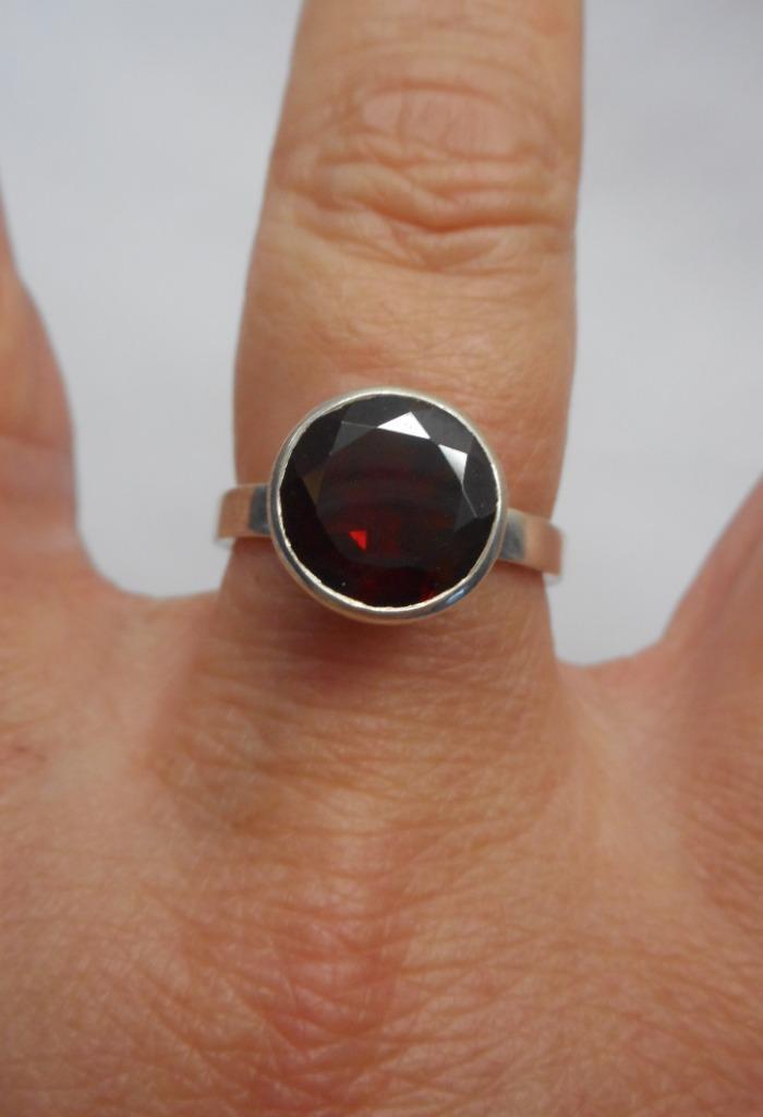 Zilveren ring met grote rode steen maat 17.75 nr.756, Sieraden, Tassen en Uiterlijk, Ringen, Zo goed als nieuw, Dame, 17 tot 18