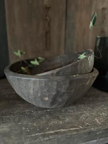 Aura Peeperkorn wooden bowl beschikbaar voor biedingen