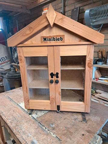 Minibieb /Honing/Eieren Kastje beschikbaar voor biedingen