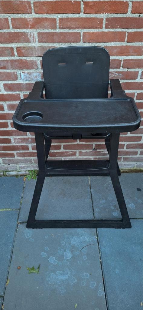 Zwarte Puck Kinderstoel - Netjes Gebruikt! Eetstoel baby, Kinderen en Baby's, Kinderstoelen, Gebruikt, Overige typen, Afneembaar eetblad