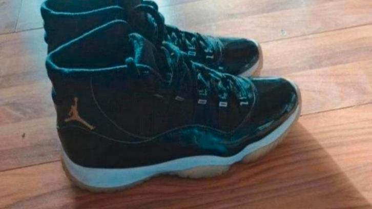 Nike air jordan 11 retro 25 th originele
Mt 39, Sport en Fitness, Basketbal, Zo goed als nieuw, Schoenen, Ophalen of Verzenden