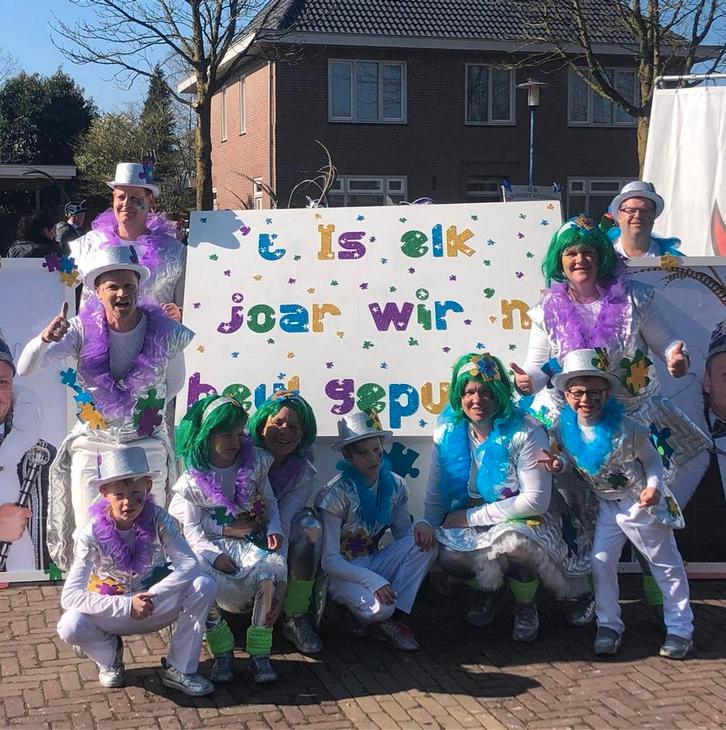 Mooie Loopgroep carnaval- thema Puzzelen, Kleding | Dames, Carnavalskleding en Feestkleding, Zo goed als nieuw, Kleding, Carnaval