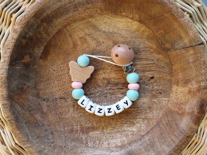 speenkoord vlinder met of zonder naam €10,95, Kinderen en Baby's, Kraamcadeaus en Geboorteborden, Nieuw, Kraamcadeau, Ophalen of Verzenden