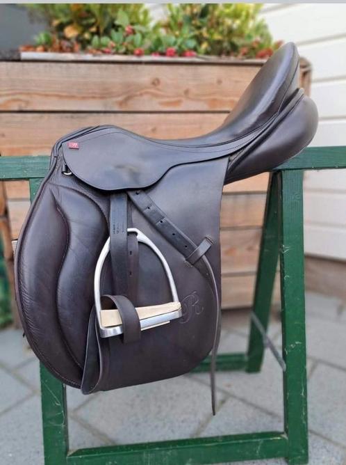 Te koop zeer mooi veelzijdigheid zadel, Dieren en Toebehoren, Paarden en Pony's | Overige Paardenspullen, Gebruikt, Overige soorten