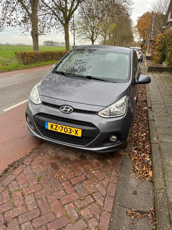 Hyundai i10 1.0i 66pk 2017 Grijs, Auto's, Hyundai, Particulier, i10, Benzine, B, Hatchback, Handgeschakeld, Origineel Nederlands