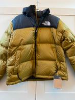 The North Face Nuptse Jas Maat M - Nieuw!, Kleding | Heren, Jassen | Winter, Ophalen of Verzenden, Nieuw, Maat 48/50 (M), Geel