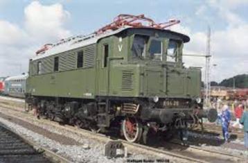 MARKLIN 3049 Duitse aparte 1,Co1, oldtimer loc serie 104 DB  beschikbaar voor biedingen