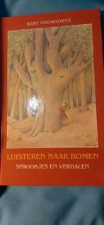 B. Voorhoeve - Luisteren naar bomen, B. Voorhoeve, Ophalen of Verzenden, Zo goed als nieuw