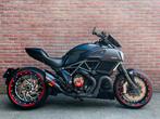 Ducati Diavel Carbon Akra 162pk ABS Quicksifter Keyless Led, 2 cilinders, 1198 cc, Motorrijbewijs A, Bedrijf