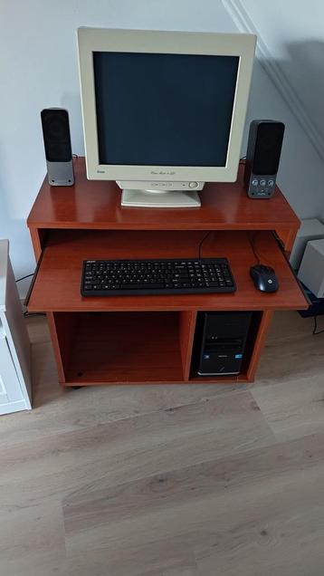 Retro 90s Computer Bureau beschikbaar voor biedingen