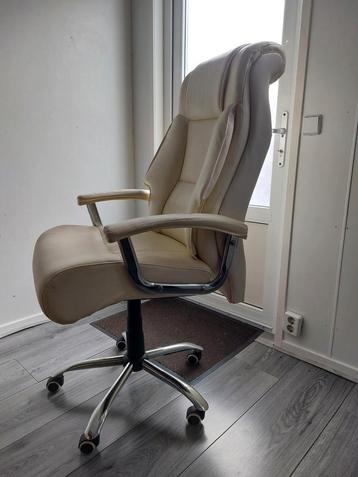 bureau relax stoelen beschikbaar voor biedingen