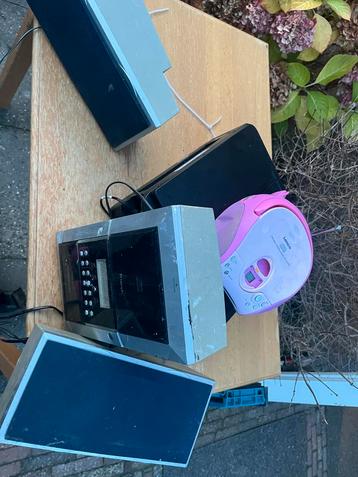 Oude Printer & Stereo Installatie beschikbaar voor biedingen