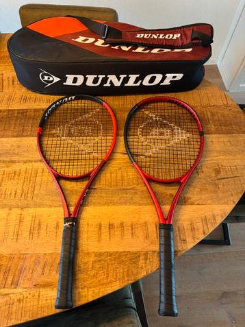 Twee (zo goed als nieuw)Dunlop rackets + grote tas beschikbaar voor biedingen