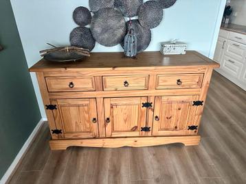 Grenen Dressoir  beschikbaar voor biedingen