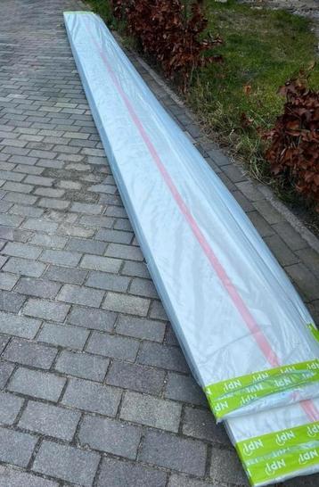 4x nieuwe dakrand hardschuim kunstof paneel beschikbaar voor biedingen