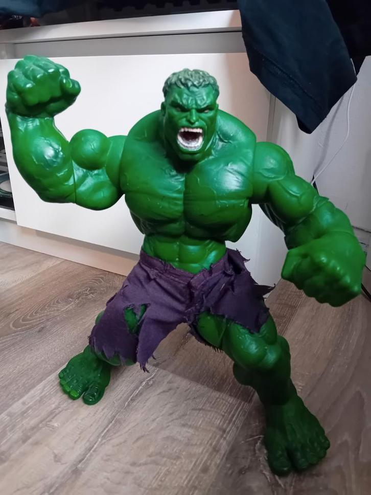 Grote Toybiz 2003 Raging Hulk figuur 33cm lang, Kinderen en Baby's, Speelgoed | Actiefiguren, Ophalen of Verzenden