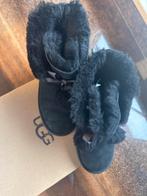 Zwart UGG Teddyboots maat 35 met Pompoms - Maat 35, Ophalen of Verzenden, Zo goed als nieuw, Meisje, Laarzen