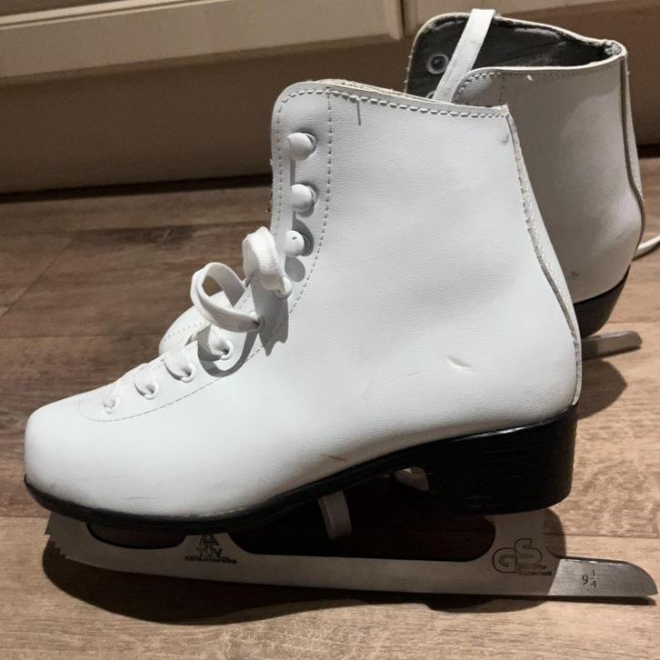 Nijdam Kunstschaatsen Maat 39 - Pas Geslepen!, Sport en Fitness, Schaatsen, Zo goed als nieuw, Kunstschaatsen, Nijdam, Ophalen of Verzenden