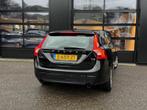 Volvo V60 2.0 T3 Ocean Race Xenon Stoelverwarming Navi LED, Auto's, Gebruikt, Euro 6, 4 cilinders, 1969 cc