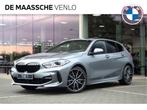 BMW 1-serie 118i High Executive M Sport Automaat / Panoramad, Auto's, BMW, Te koop, Zilver of Grijs, Benzine, Hatchback