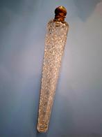 Antiek Parfumflesje met Goud kleurige Dop, Antiek en Kunst, Verzenden