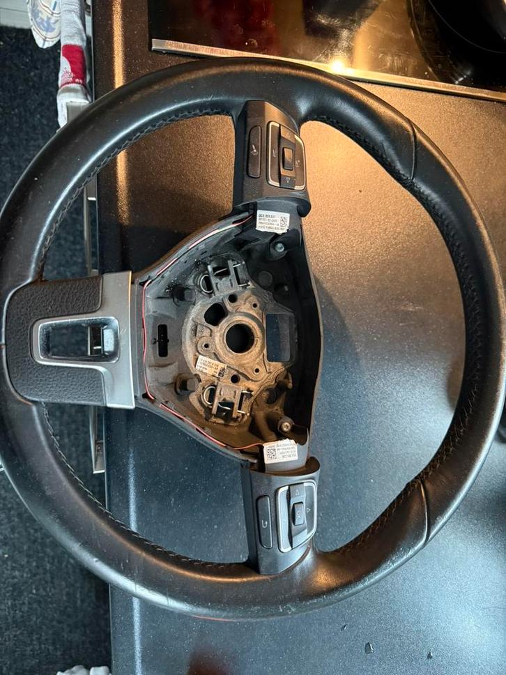 Multifunctioneel stuur Golf gti, golf plus, passat 2012, Auto-onderdelen, Besturing, Volkswagen, Gebruikt, Ophalen of Verzenden