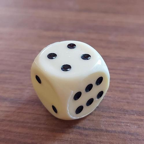 iets grotere dobbelsteen 2x2cm - licht van gewicht, Hobby en Vrije tijd, Gezelschapsspellen | Bordspellen, Zo goed als nieuw, Ophalen