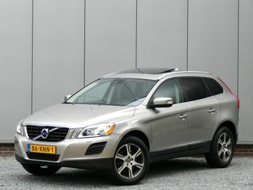 Volvo XC60 T5 AUT Summum Panoramadak / Xenon / Trekhaak / Le beschikbaar voor biedingen
