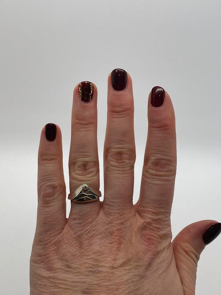 B109 Prachtige zilveren ring Finse stijl maat 17,75, Sieraden, Tassen en Uiterlijk, Ringen, Dame, 17 tot 18, Zilver, Zilver, Met kristal