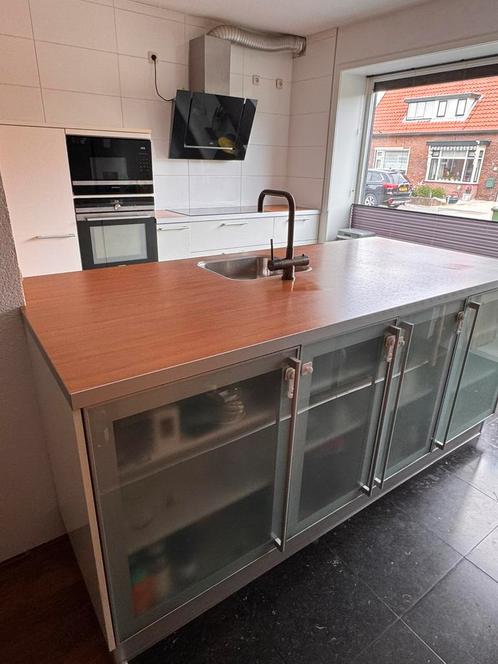 Moderne Leicht keuken met kookeiland, Huis en Inrichting, Keuken | Complete keukens, Gebruikt, Overige typen, Wit, Kunststof, Met kookeiland