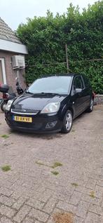 Ford Fiesta 1.3-8V Futura Sport Nieuw Apk, Auto's, Ford, 1299 cc, Stof, Gebruikt, Zwart