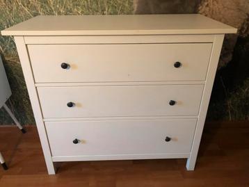Ikea Hemnes ladekast wit met drie lades in zeer goede staat beschikbaar voor biedingen