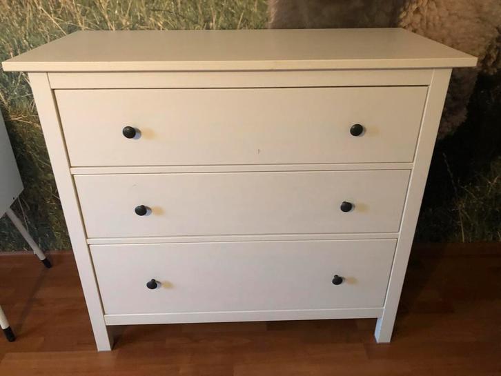 Ikea Hemnes ladekast wit met drie lades in zeer goede staat, Huis en Inrichting, Kasten | Ladekasten, Zo goed als nieuw, Minder dan 100 cm