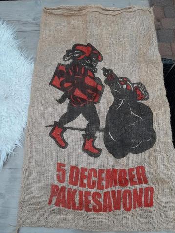 Nieuwe Jute Zakken met Zwarte piet! beschikbaar voor biedingen