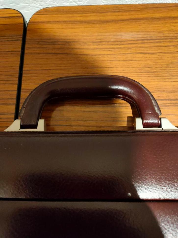 Pierre Cardin Lederen Diplomatenkoffer met Slot, Sieraden, Tassen en Uiterlijk, Beautycases, Gebruikt, Hardcase, Bruin, Met slot